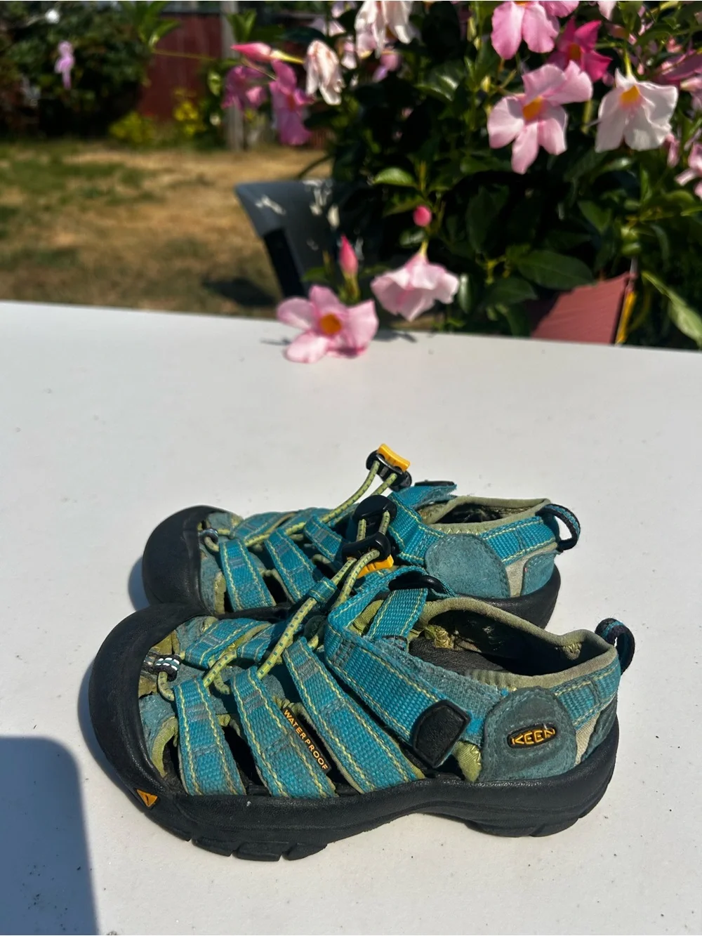 KEEN Kids Toddler Boy’s Teal Multi Outdoor water shoes Sandals Size 10C